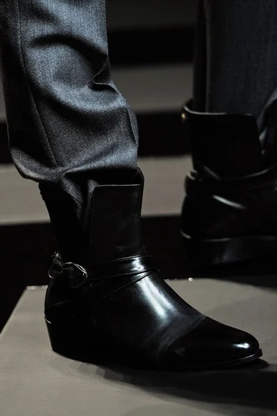 Look 2